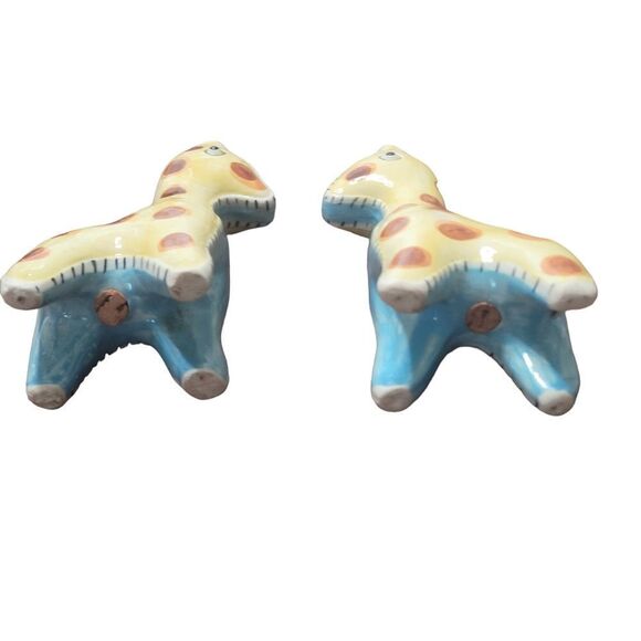 Vintage patchwork stitch giraffe salt and pepper shakers - Picture 6 of 6